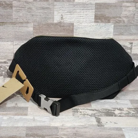 Nike Challenger Waist Fanny Pack Large 1 Liter Running Outdoor Mesh Back Green - Picture 2 of 8